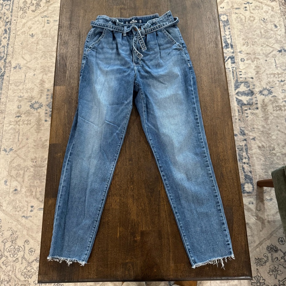 Hollister Ultra‎ High-Rise Mom Jeans Hipster Vintage Stretch